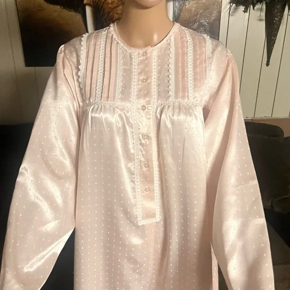 Vintage~ Christian Dior ~Size Large Pink Elegant Nightgown